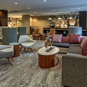 Courtyard Airport Hotel