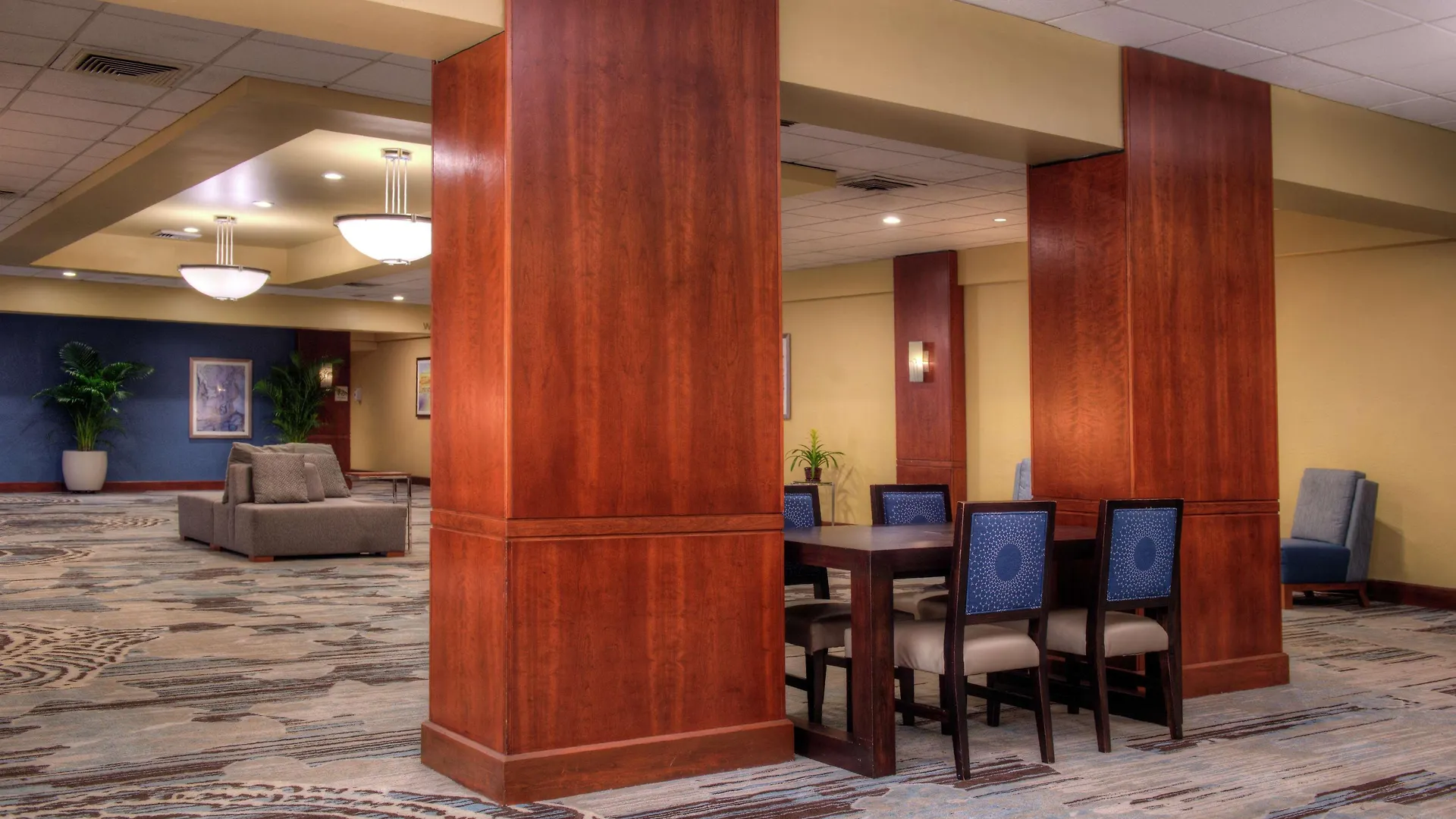 Doubletree By Hilton Hotel Tampa Airport-Westshore