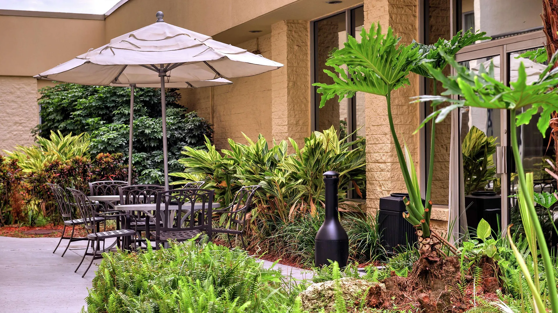 Doubletree By Hilton Hotel Tampa Airport-Westshore